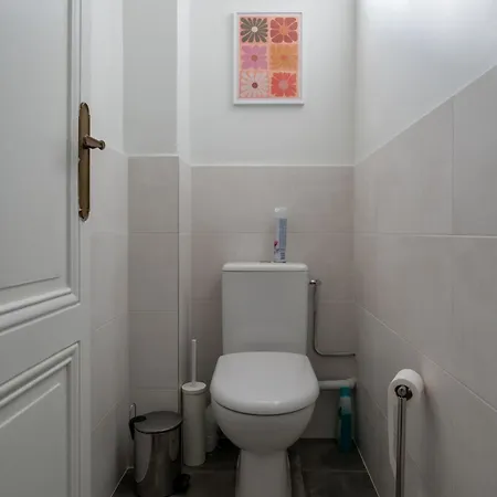 Le Spacieux , 7 Personnes, 6 Lits, Parking, Proche Lyon Partdieu Villeurbanne