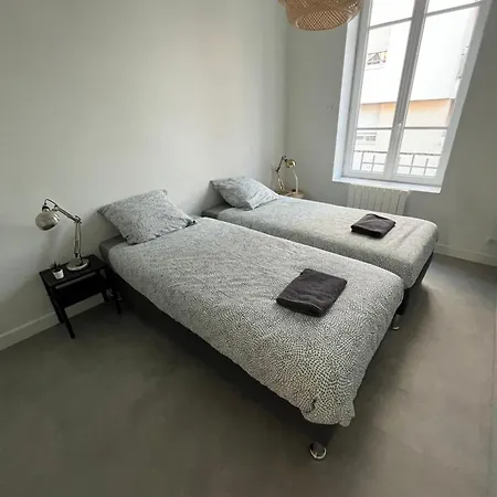 Apartment Le Spacieux , 7 Personnes, 6 Lits, Parking, Proche Lyon Partdieu *